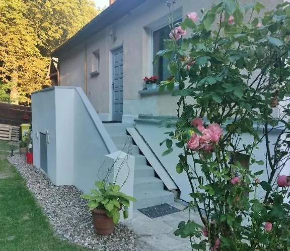 Przytulny W Zacisznej Okolicy Z Lazienka Wspolna Dla Dwoch Pokoi Lägenhet