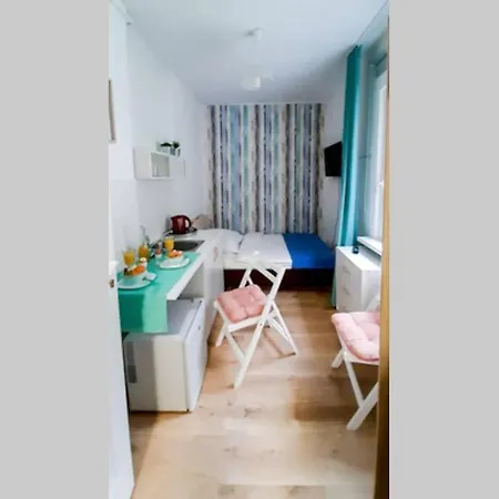 Apartmán Przytulny W Zacisznej Okolicy Z Lazienka Wspolna Dla Dwoch Pokoi