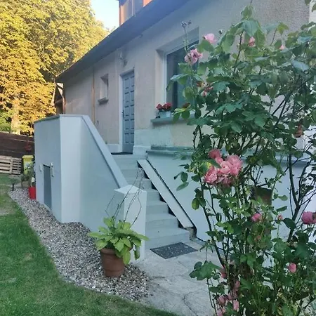 Przytulny W Zacisznej Okolicy Z Lazienka Wspolna Dla Dwoch Pokoi Apartmán